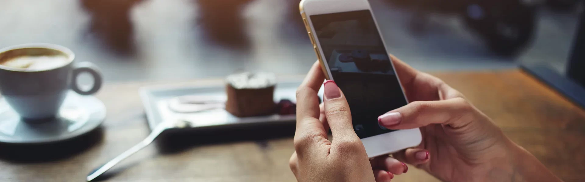 818-contact_header.webp 818-contact_header.webp